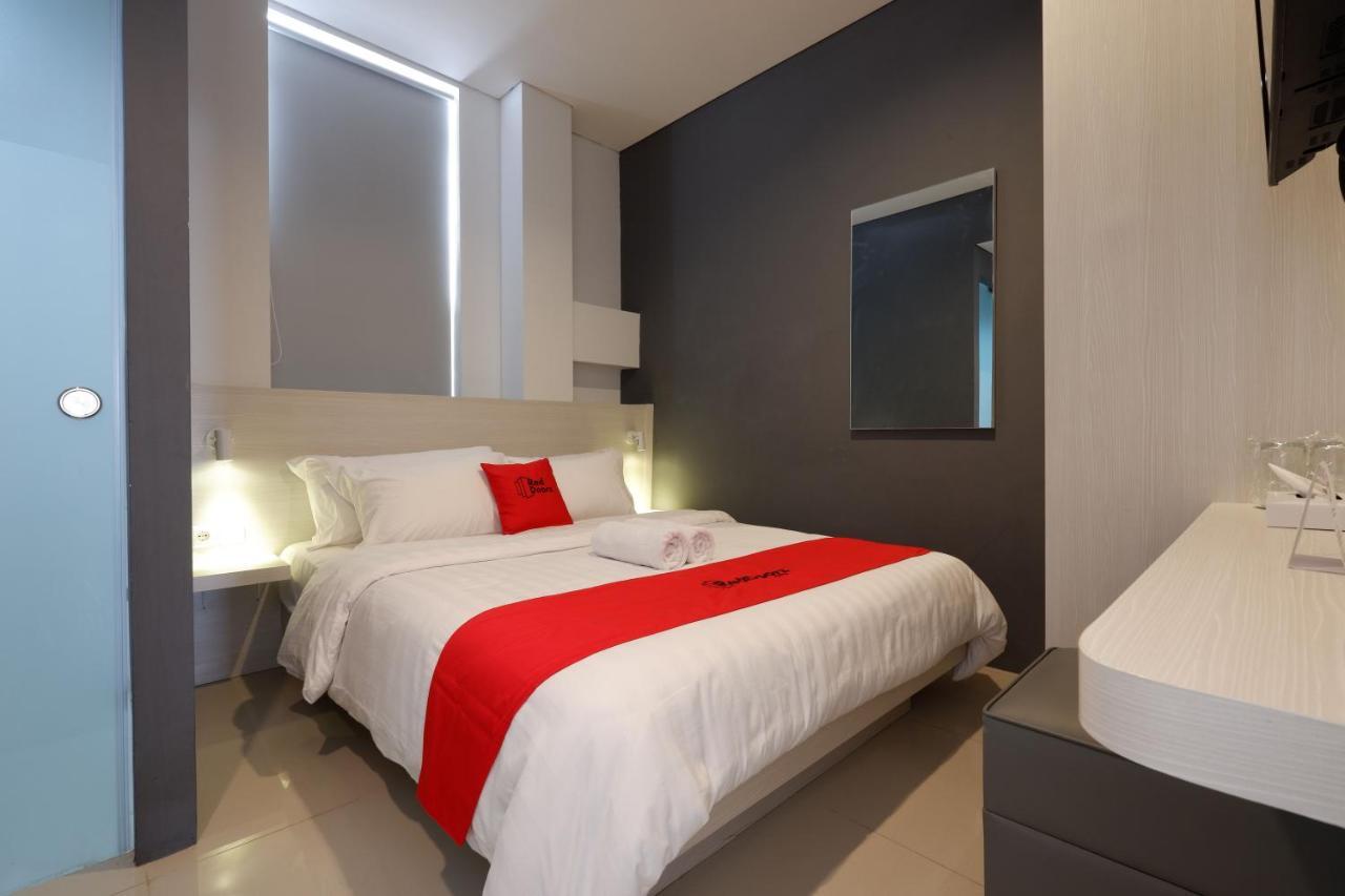 Reddoorz Plus Near Ciputra Mall Simpang Lima Semarang Eksteriør bilde
