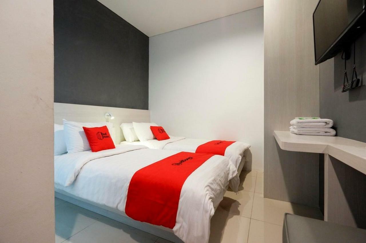 Reddoorz Plus Near Ciputra Mall Simpang Lima Semarang Eksteriør bilde