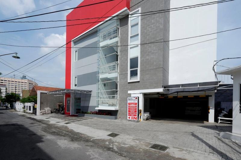 Reddoorz Plus Near Ciputra Mall Simpang Lima Semarang Eksteriør bilde